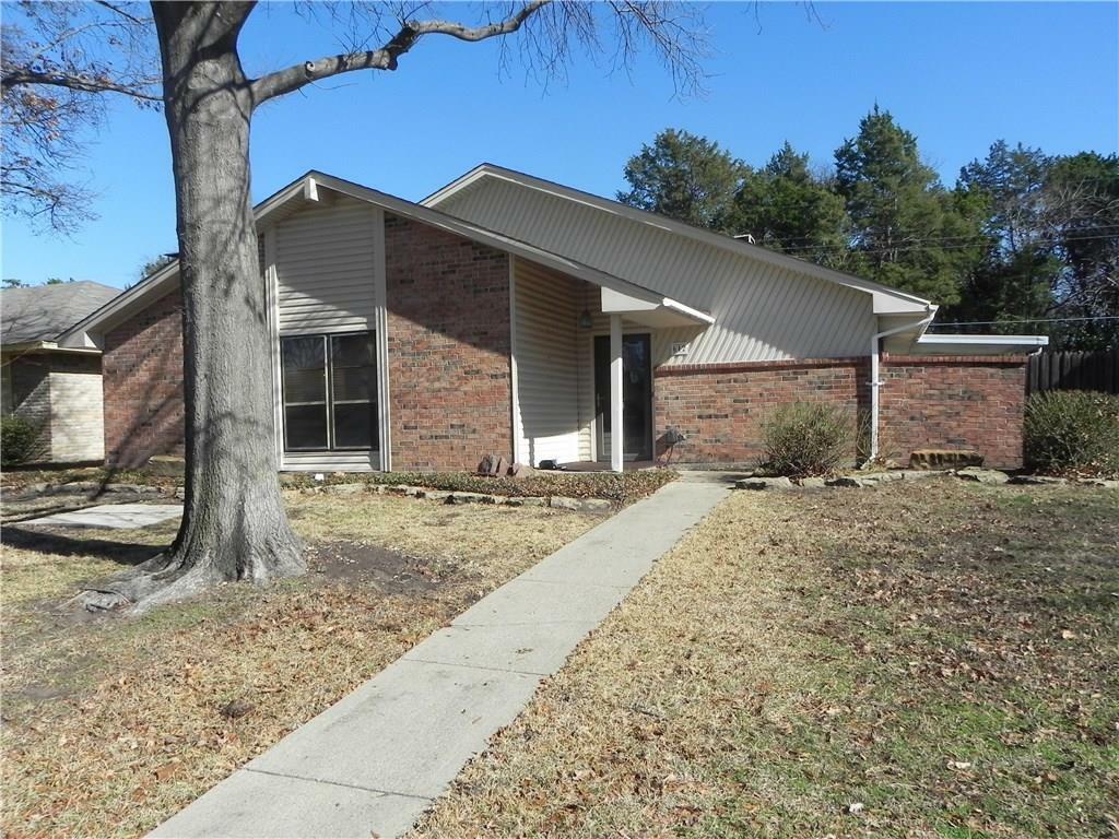 Property Photo:  612 Robinlynn Street  TX 75149 