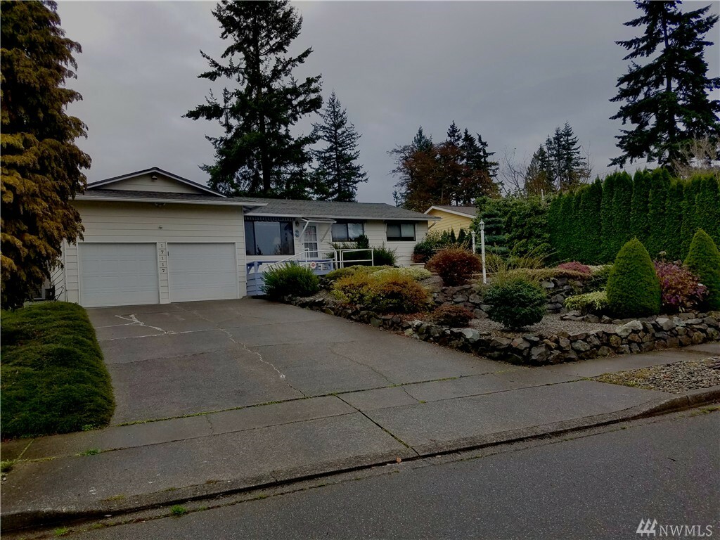 Property Photo:  17117 40th Ave W  WA 98037 