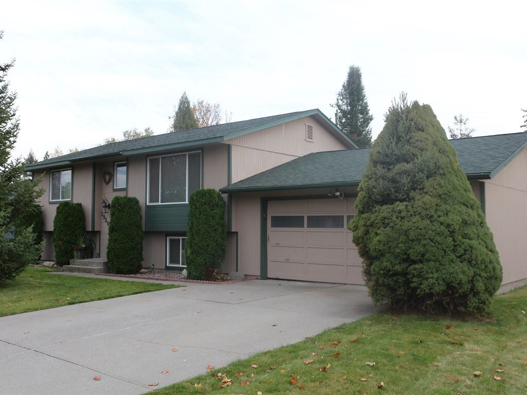 Property Photo:  19204 E Valleyway Ave  WA 99016 