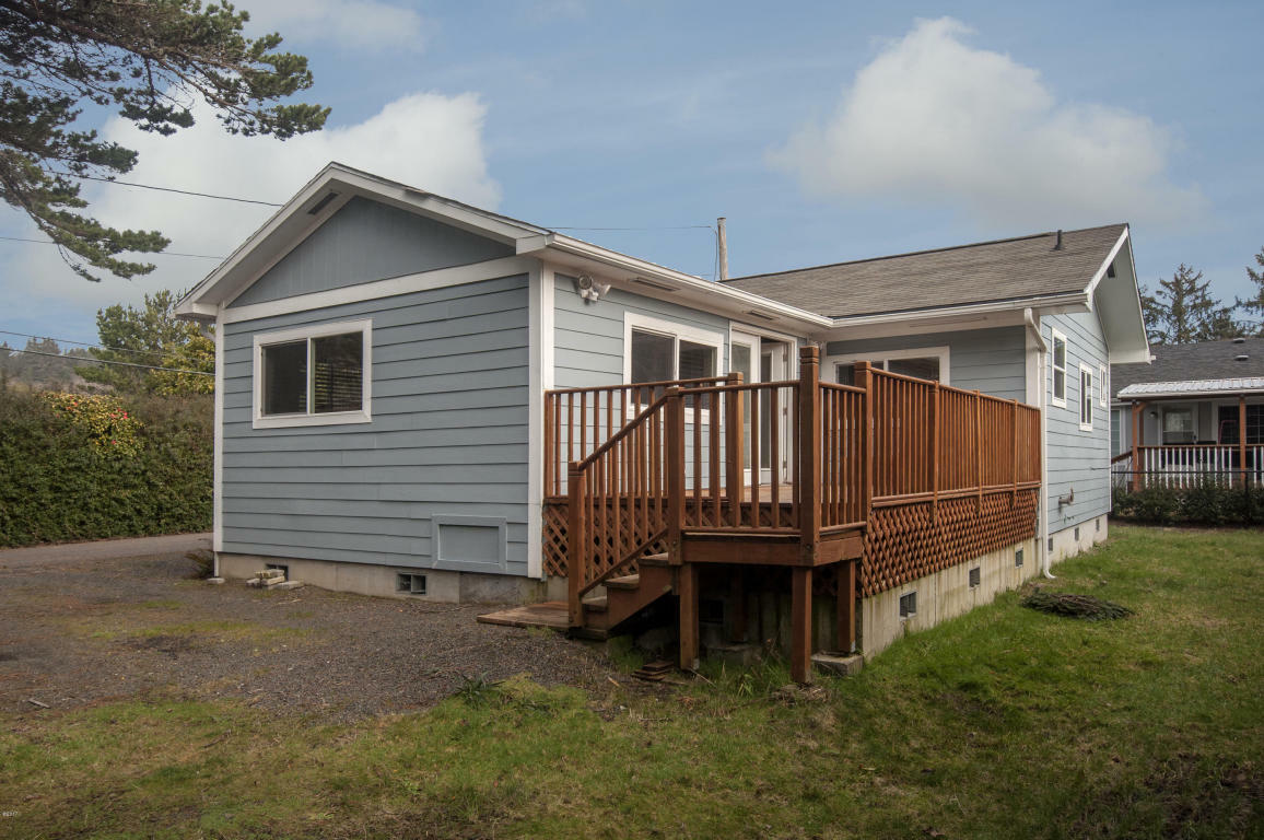 Property Photo: 1216 SW 64th Street OR 97367