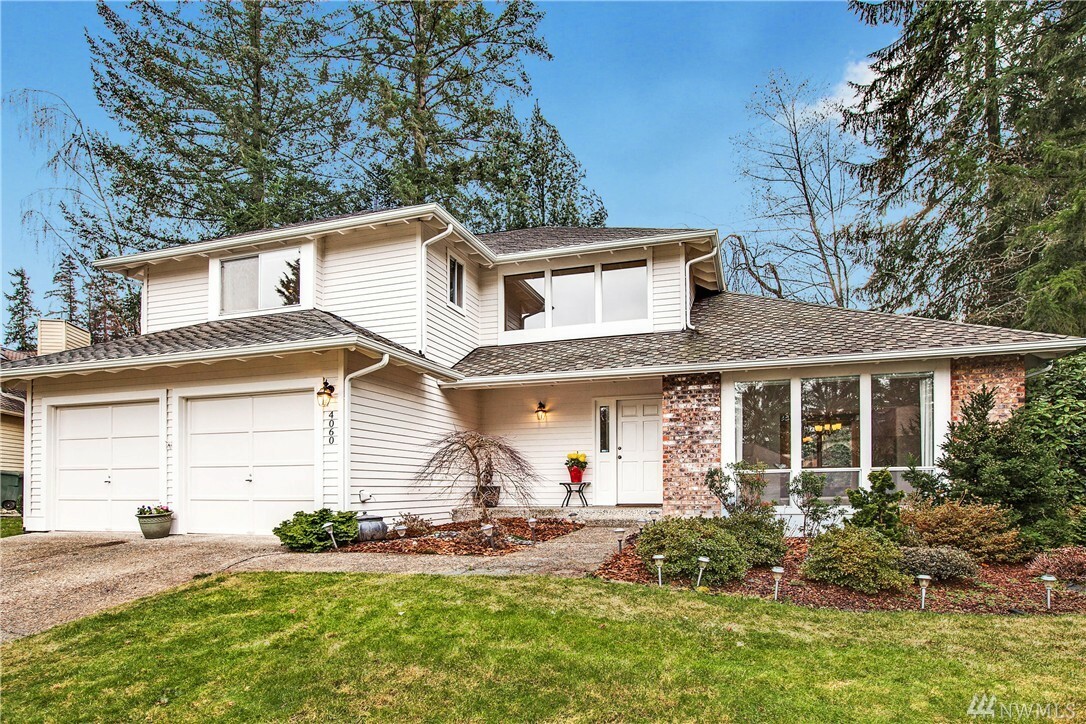 Property Photo:  4060 238th Place SE  WA 98029 