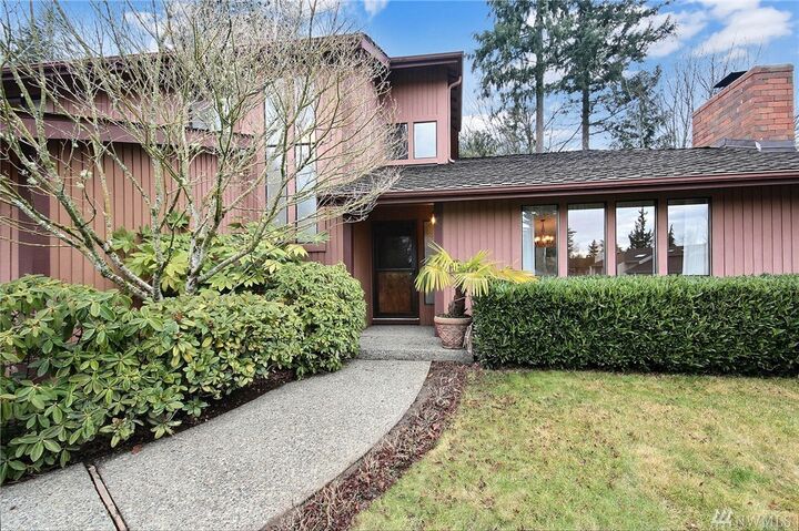 Property Photo:  15926 SE 166th Place  WA 98058 