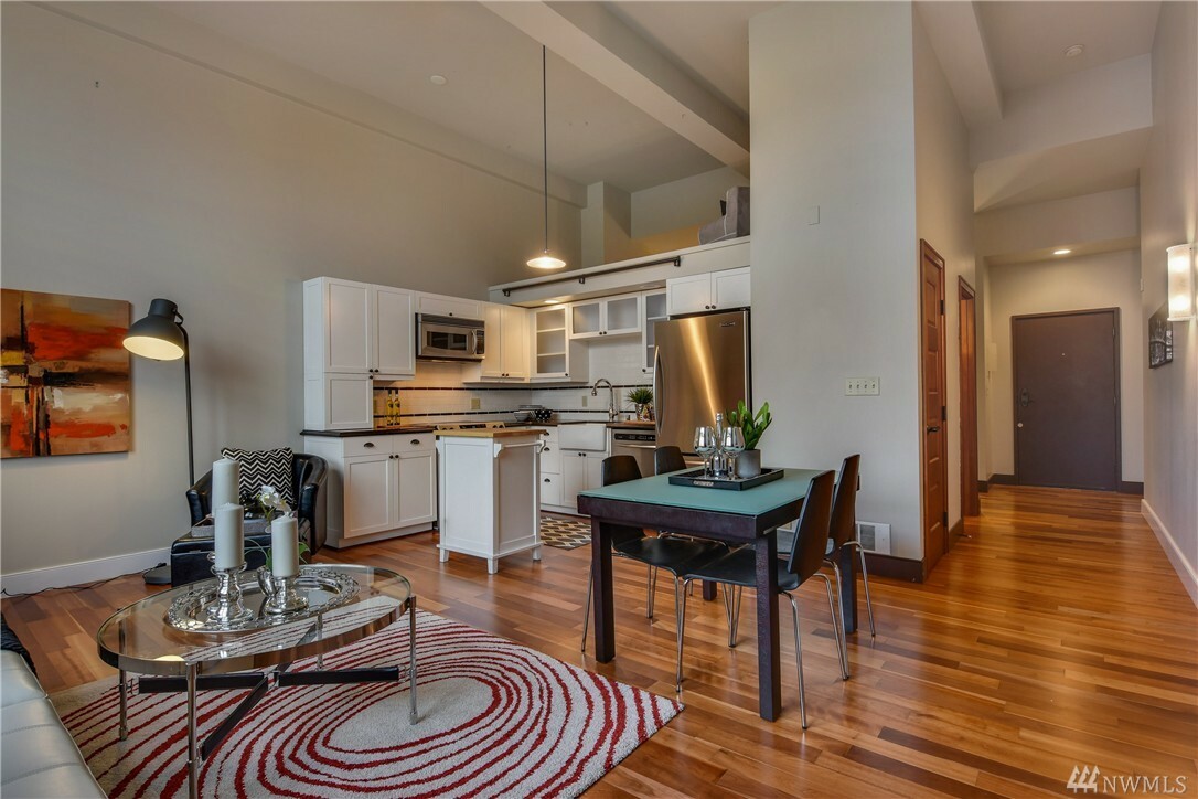 Property Photo:  201 Galer St 460  WA 98109 