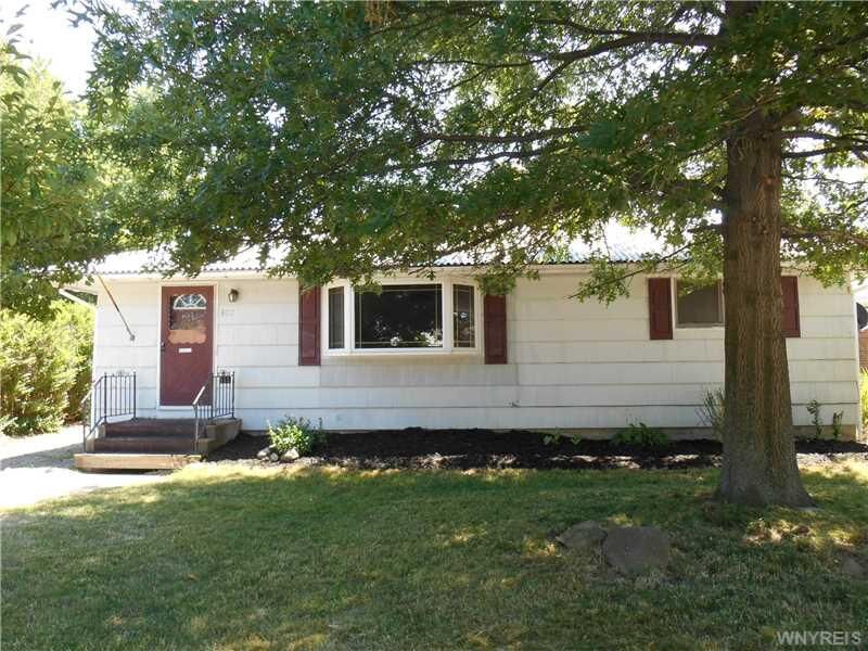 Property Photo:  107 Greenbranch Road  NY 14224