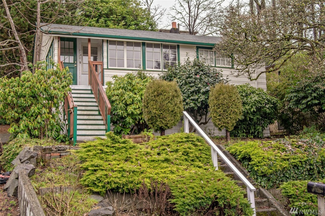 Property Photo: 5226 38th Ave SW WA 98126