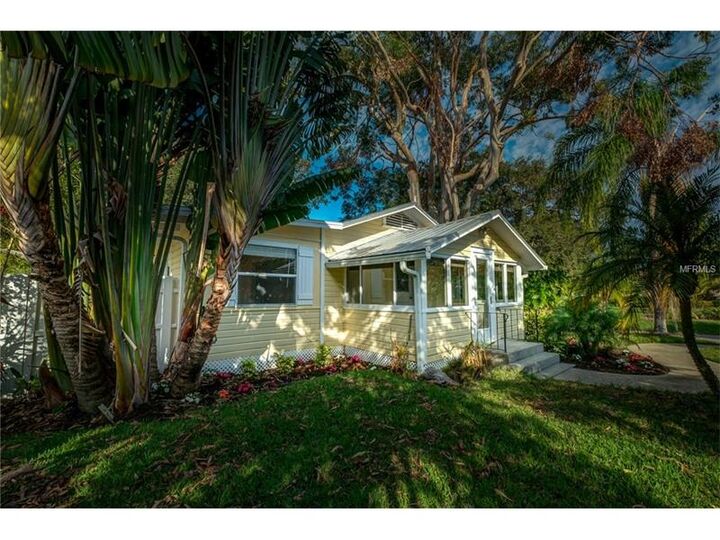 Property Photo:  1750 Bay View Drive  FL 34239 