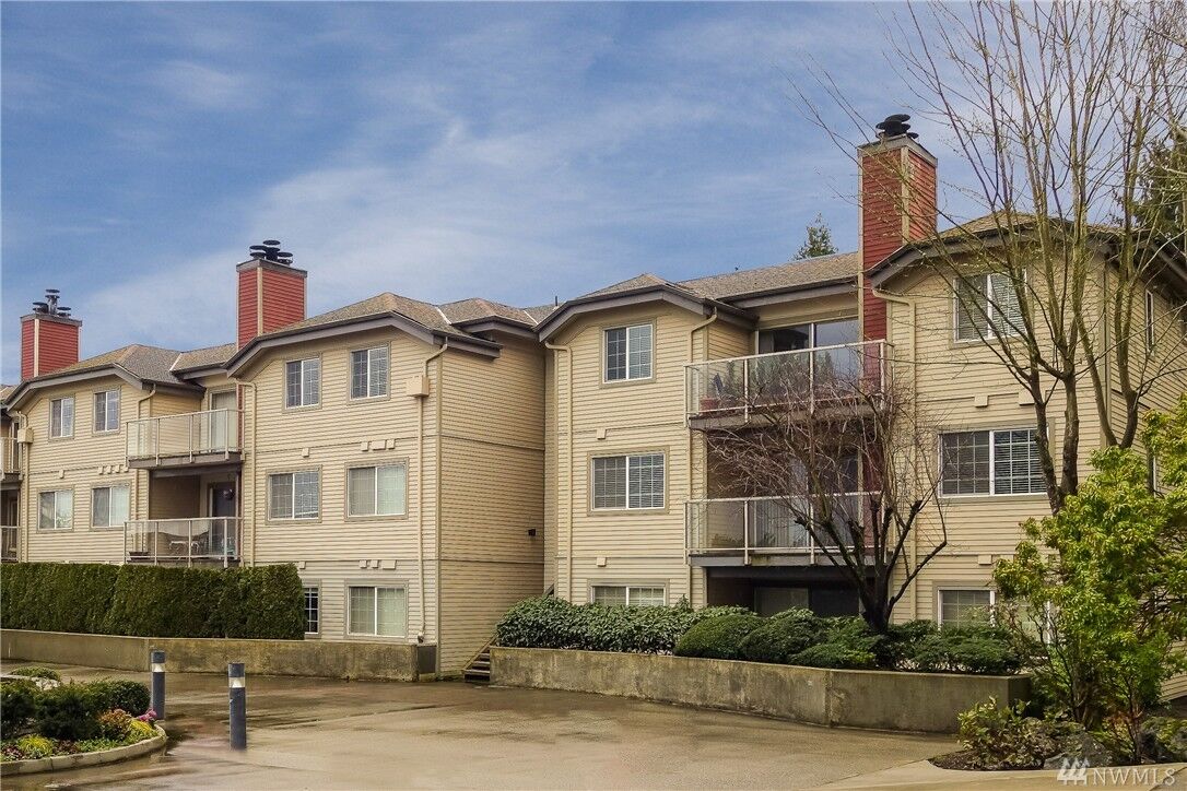 Property Photo: 2760 76th Ave SE 607 WA 98040