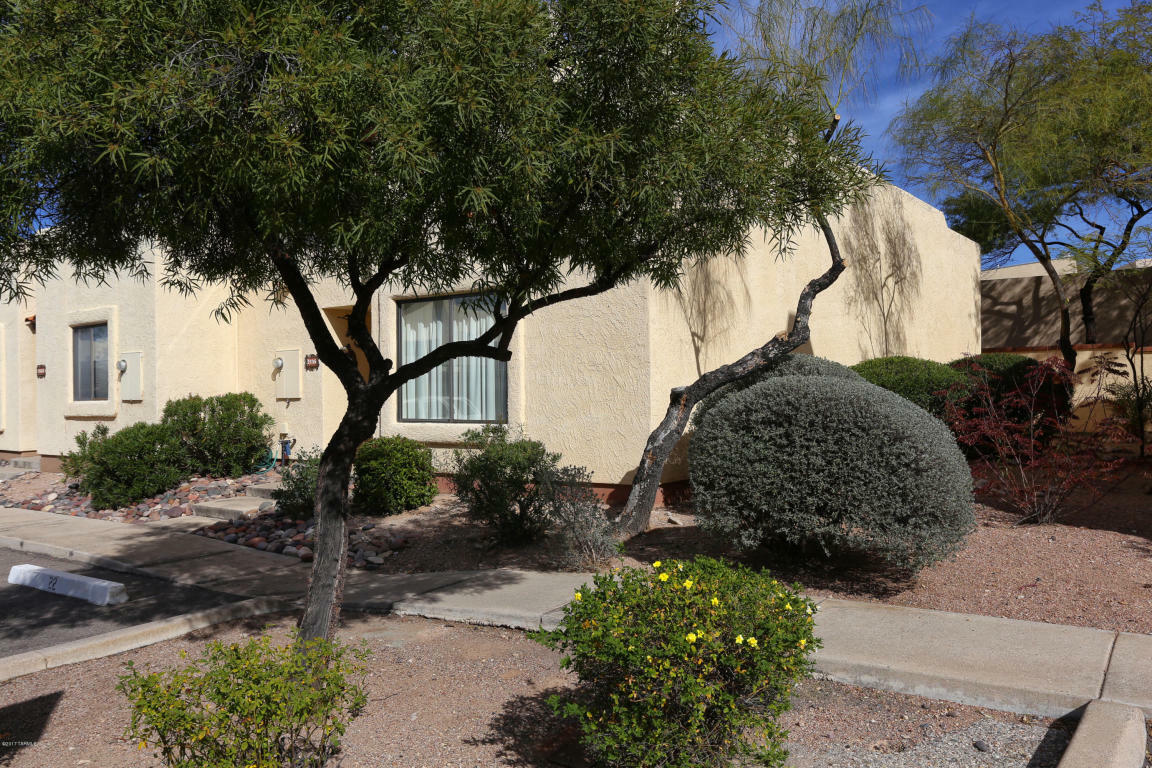 Property Photo:  2496 N Ironwood Ridge Drive  AZ 85745 