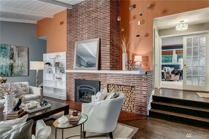 Property Photo:  2142 N 128th St  WA 98133 