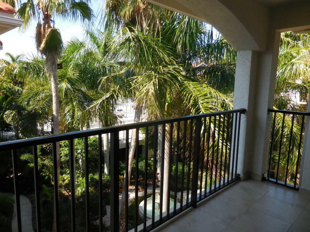 Property Photo: 2414 Tuscany Way 2414 FL 33435