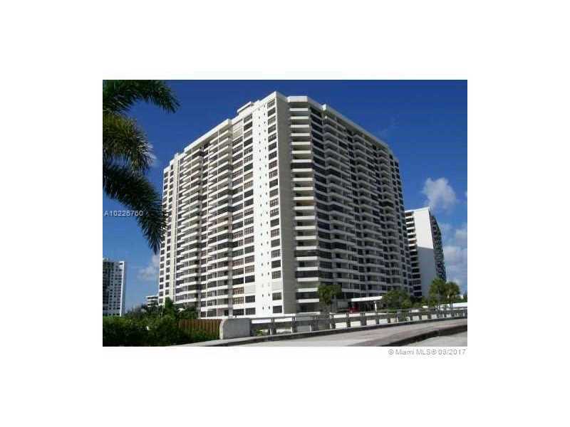 Property Photo: 2500 Parkview Dr 1018 FL 33009