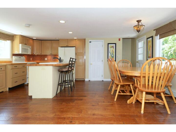 Property Photo:  2 Beacon Hill Road  NH 03087 