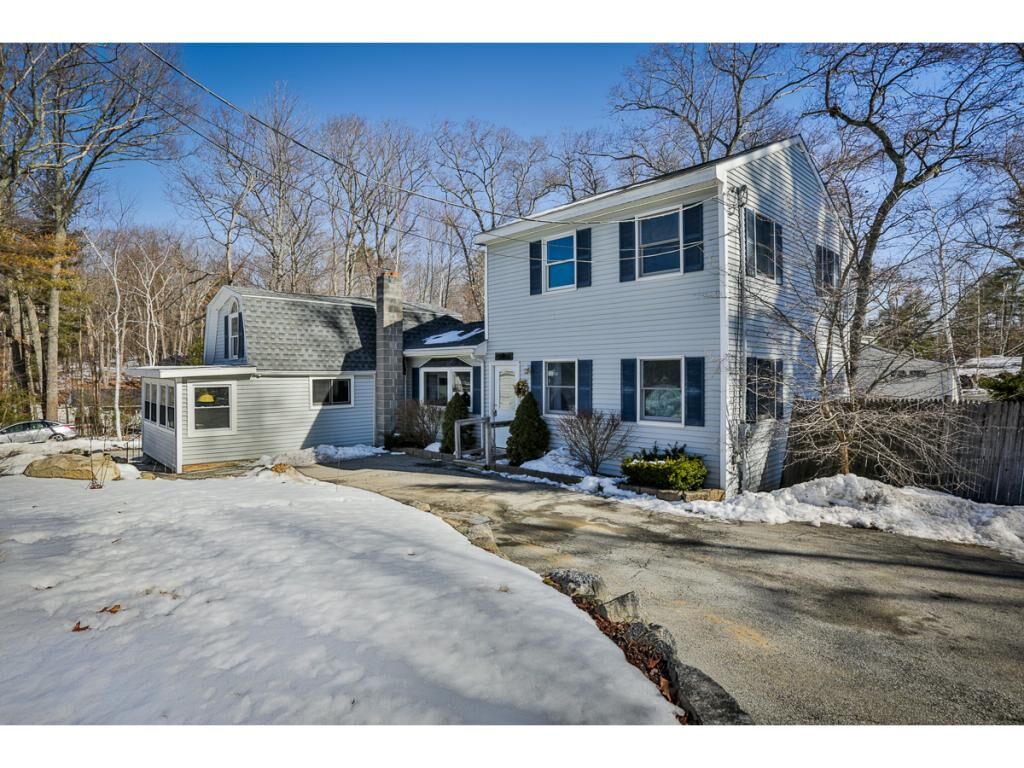 Property Photo:  30 Dennison Avenue  NH 03079 