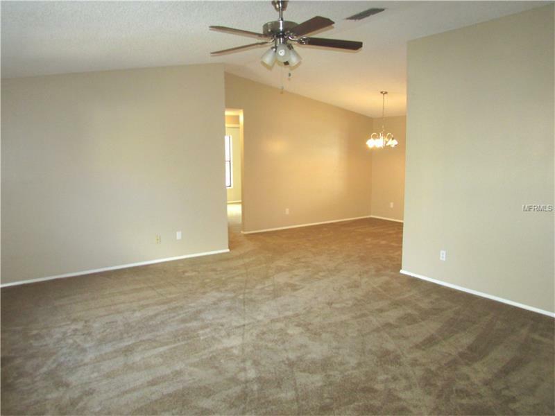 Property Photo: 1412 Rustling Oaks Drive FL 33510