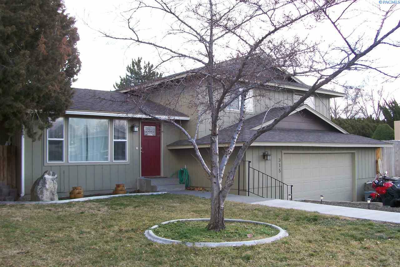 Property Photo:  315 S Buchanan Ct  WA 99336 