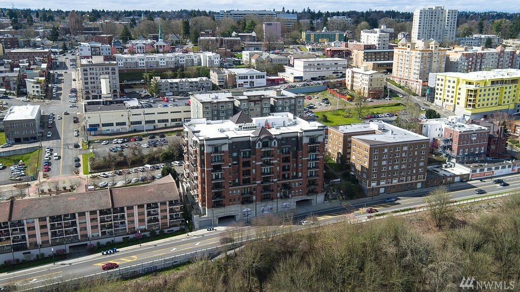 Property Photo: 505 Broadway 602 WA 98402