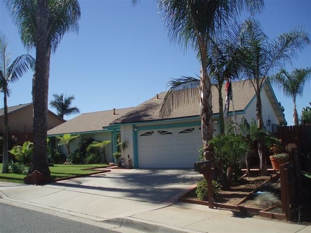 Property Photo:  983 Chestnut Dr  CA 92025 