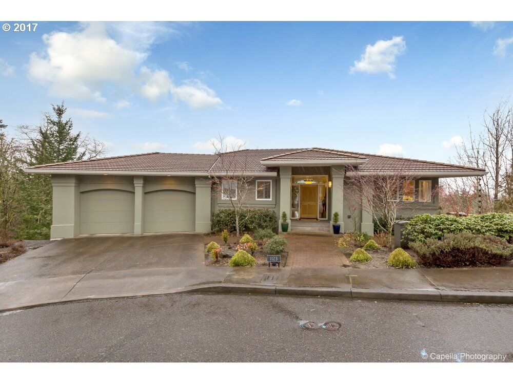 Property Photo:  1123 NW Frazier Ct  OR 97229 