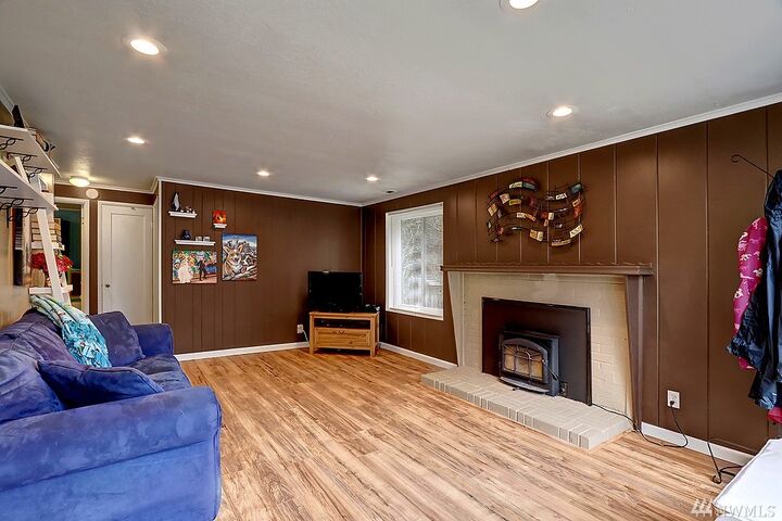 Property Photo:  18311 9th Ave NE  WA 98155 