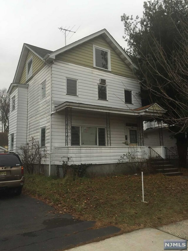 Property Photo:  207 Holmes Street  NJ 07109 