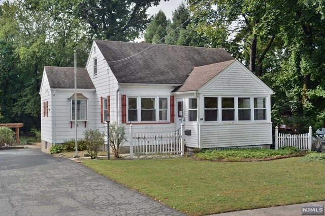 Property Photo:  55 Cross Ave  NJ 07432 