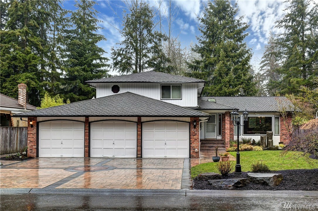 Property Photo: 3723 125th Place SE WA 98208