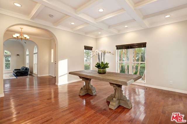 Property Photo:  702 N Camden Dr  CA 90210 