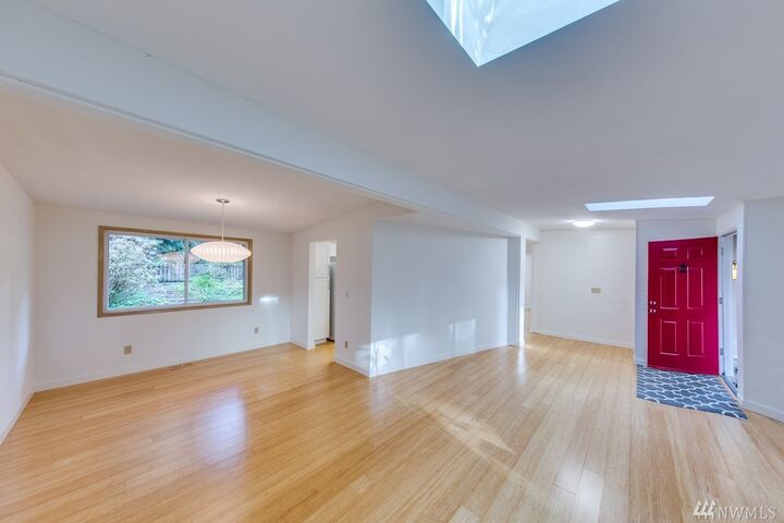 Property Photo:  9820 Beachcrest  WA 98110 