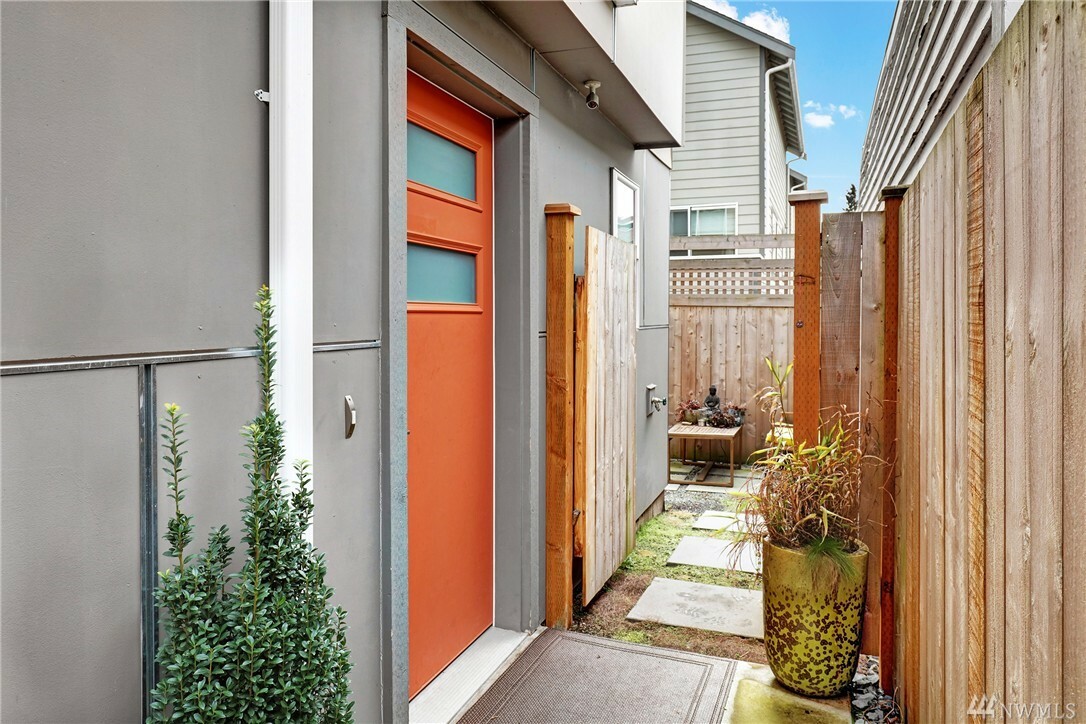 Property Photo: 1743 NW 60th St B WA 98107