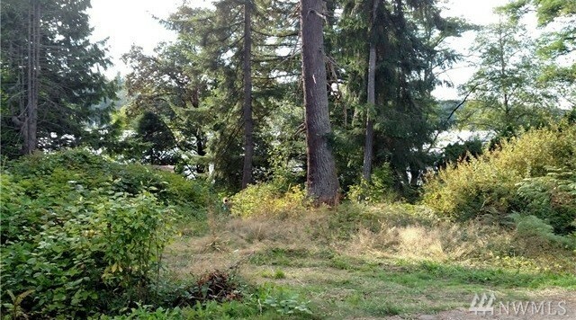 Property Photo:  4800 E Lake Bosworth Dr  WA 98290 