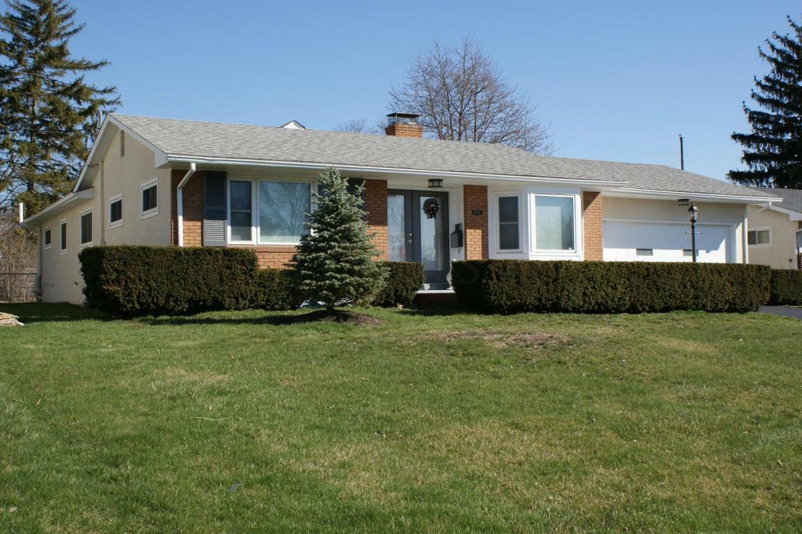 Property Photo: 976 Kenwood Lane OH 43220