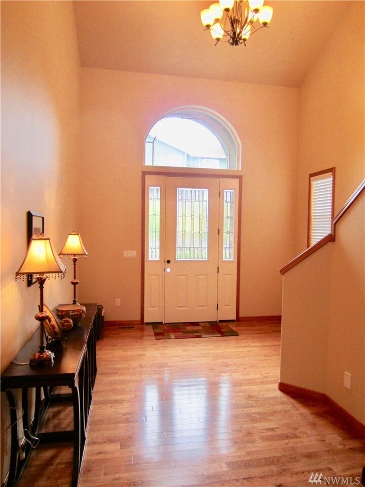 Property Photo: 1013 Campbell Ave WA 98275