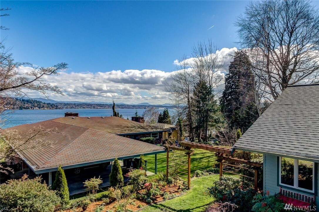 Property Photo: 5337 S Kenyon St WA 98118