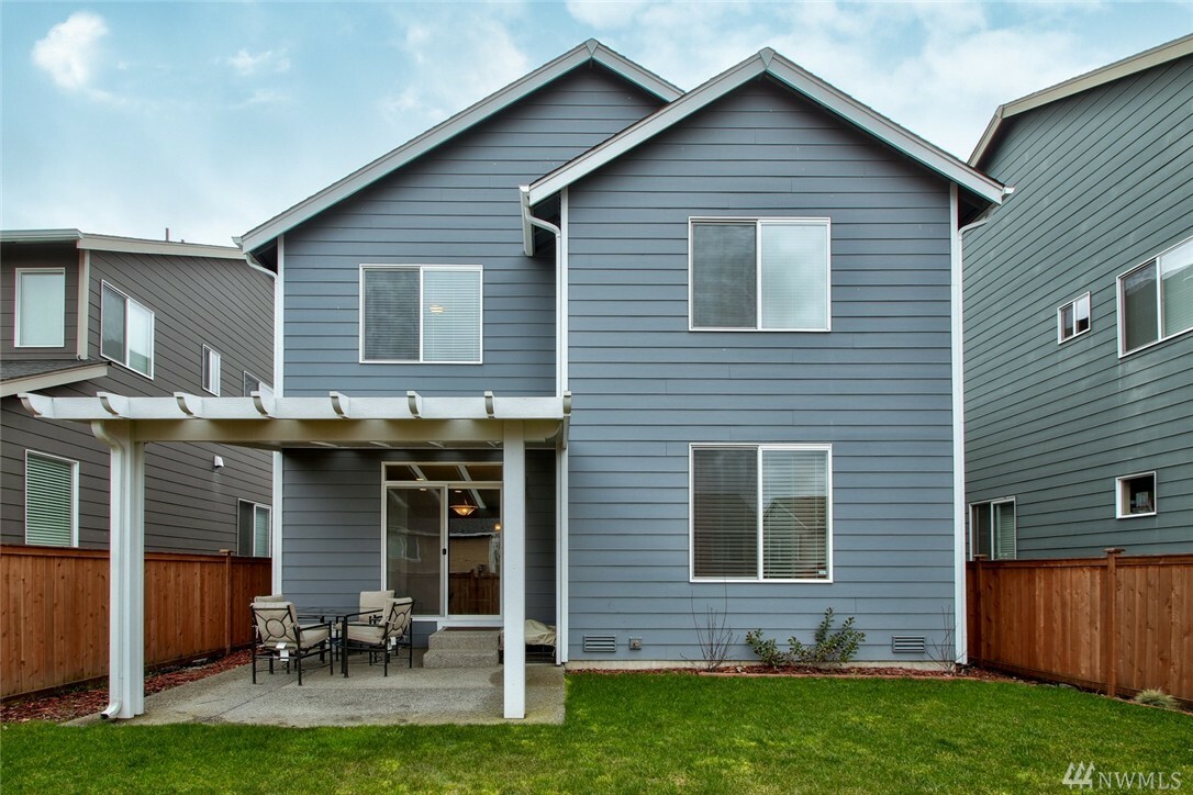 Property Photo:  644 Brookstone St  WA 98273 