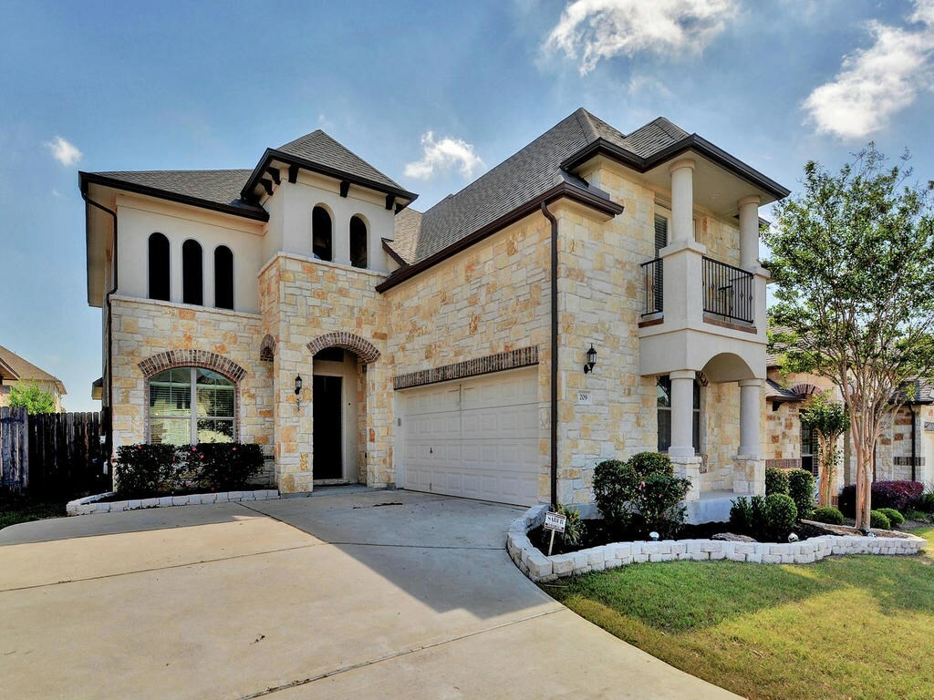 Property Photo: 209 Entrada Way TX 78681