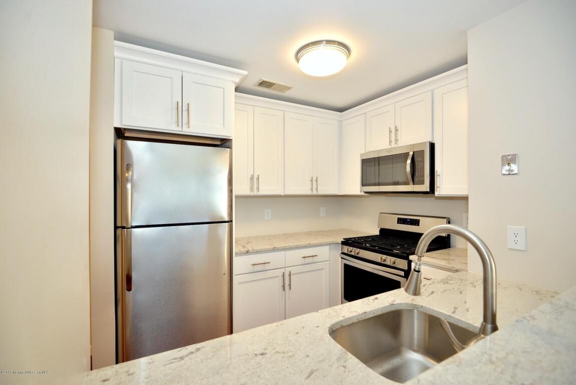 Property Photo:  7 Basset Court  NJ 07753 