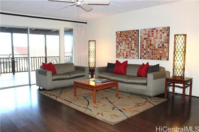 Property Photo: 968 Uwao Street HI 96825