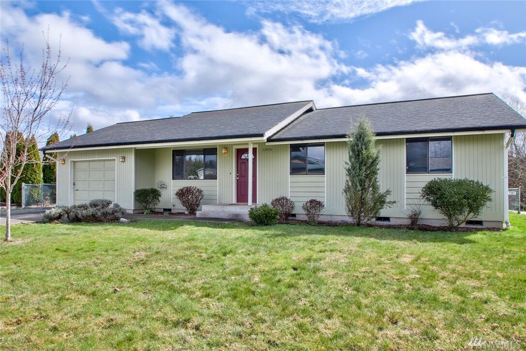 Property Photo: 1806 N 35th St WA 98273