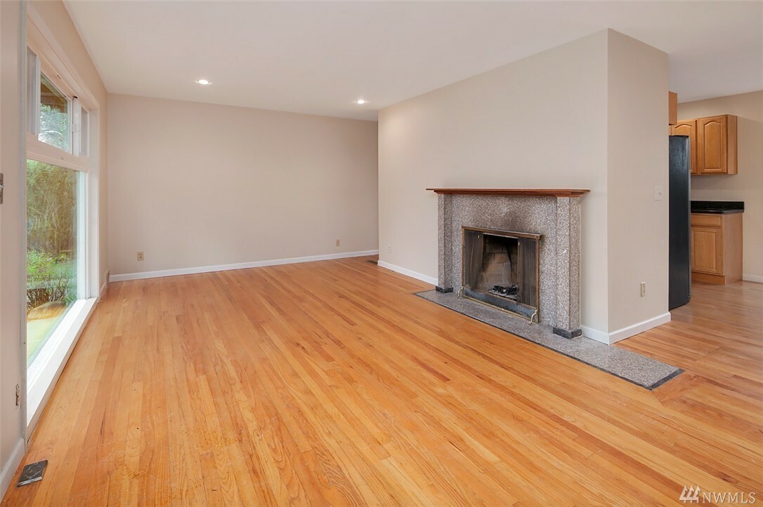 Property Photo: 4603 NE 75th St WA 98115