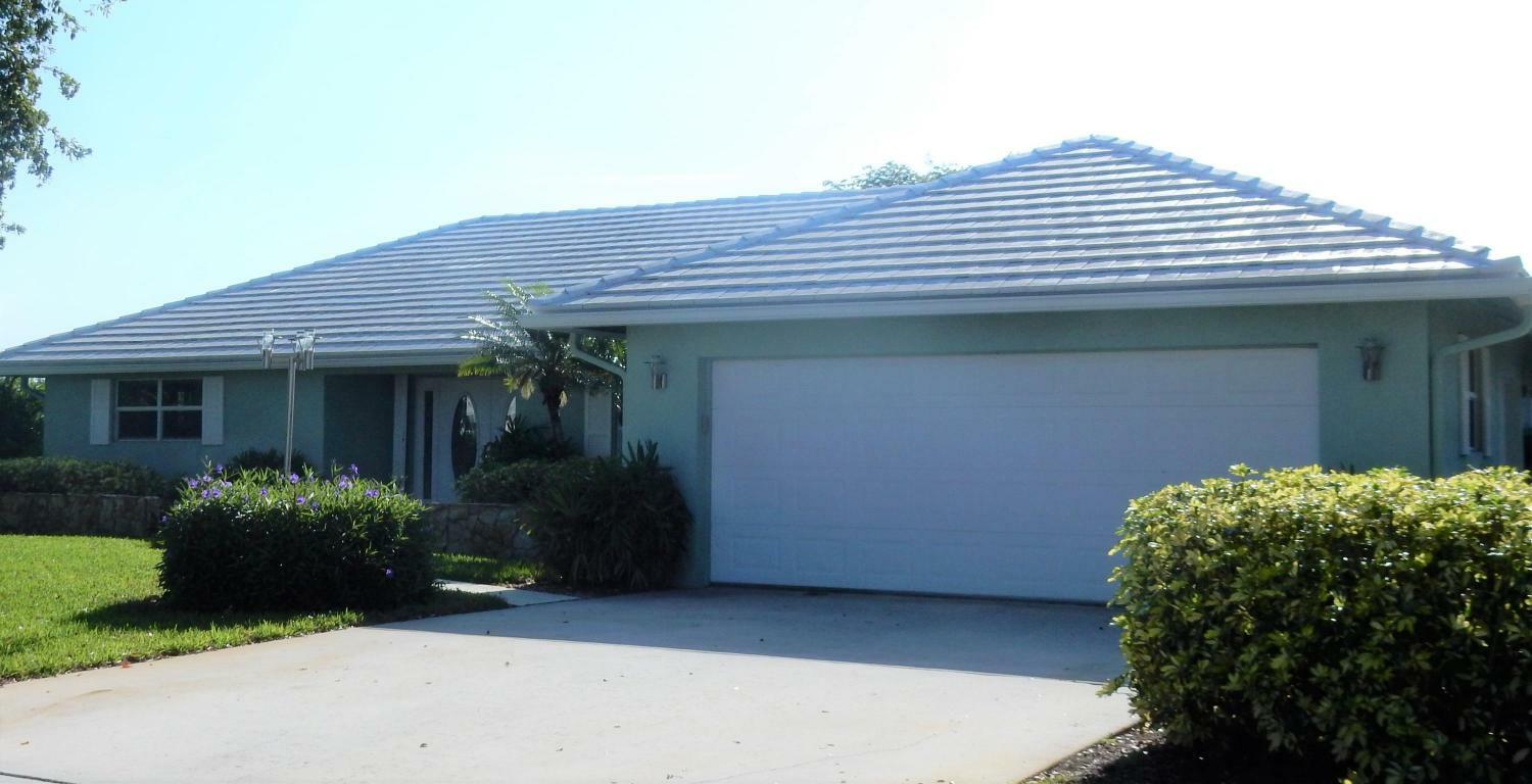 Property Photo: 11900 N Lake Drive FL 33436