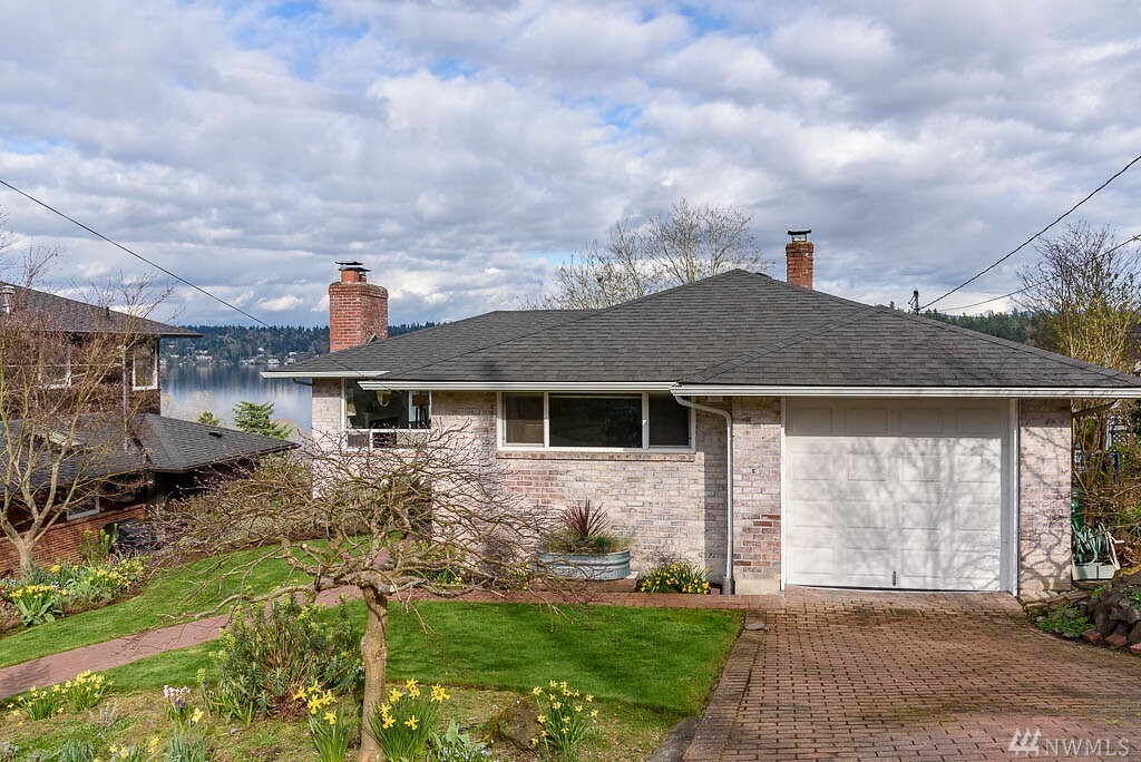 Property Photo: 4828 53rd Ave S WA 98118