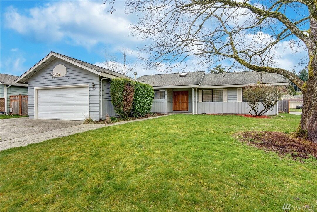 Property Photo: 14704 112th Avenue NE WA 98033