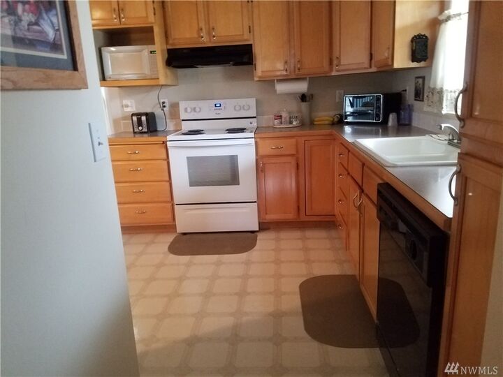 Property Photo:  615 Main Street  WA 98844 