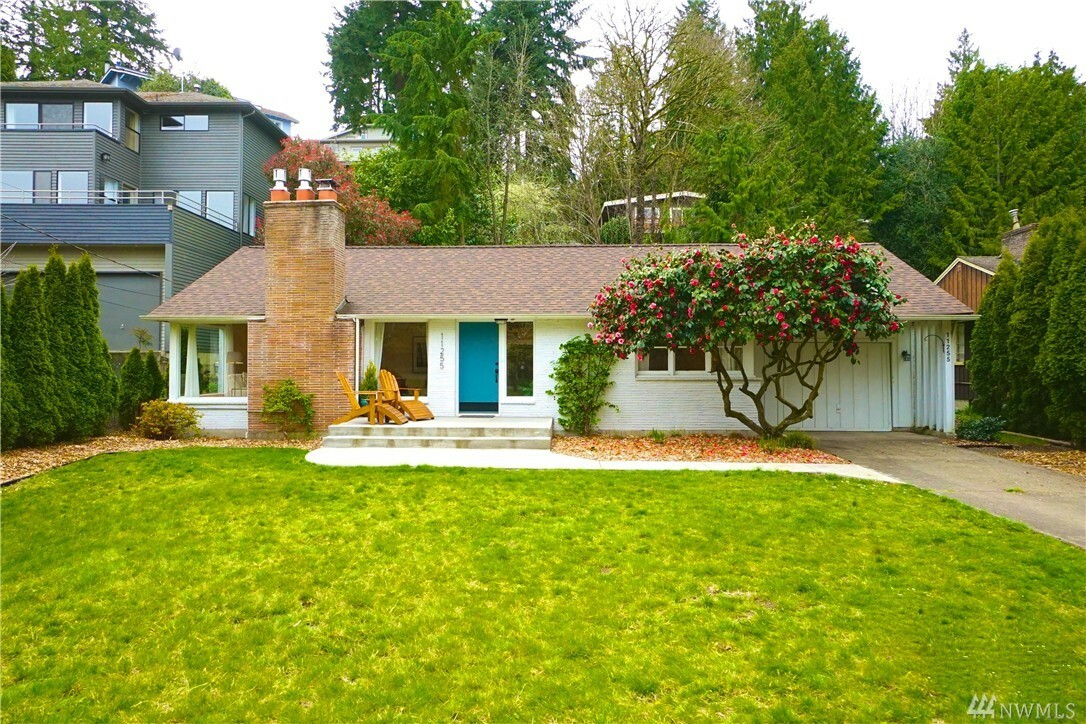 Property Photo:  11255 Exeter Ave NE  WA 98125 