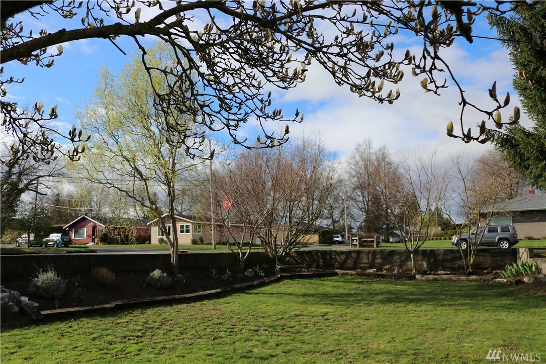 Property Photo: 1419 E St WA 98264