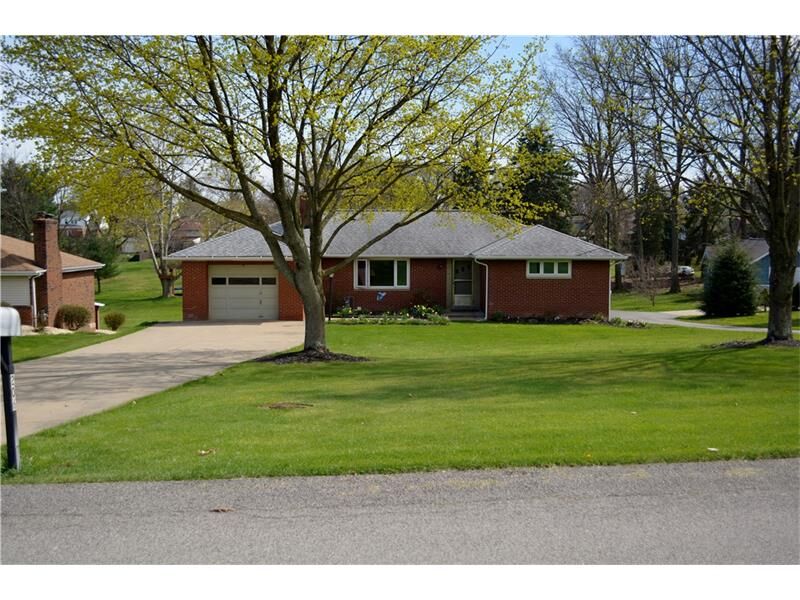 Property Photo:  206 Springer Drive  PA 15108 