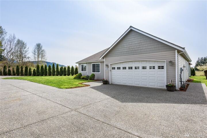 Property Photo: 519 F & S Grade Rd WA 98284