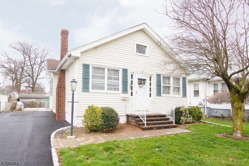 Property Photo: 269 Avenel St NJ 07001