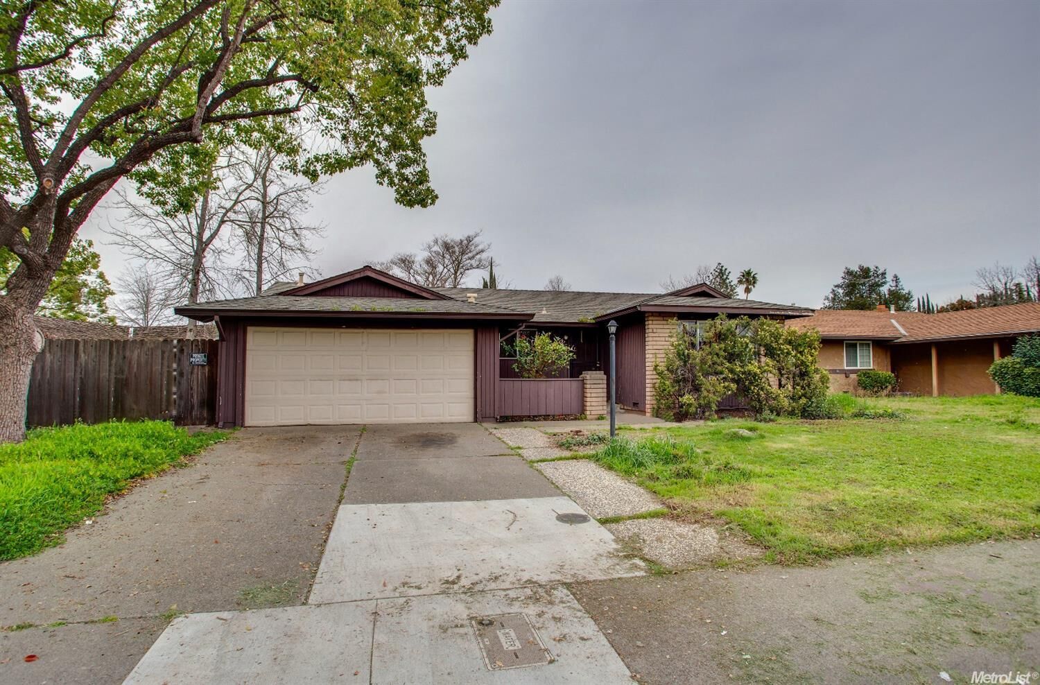 Property Photo: 9 Tillman Circle CA 95823