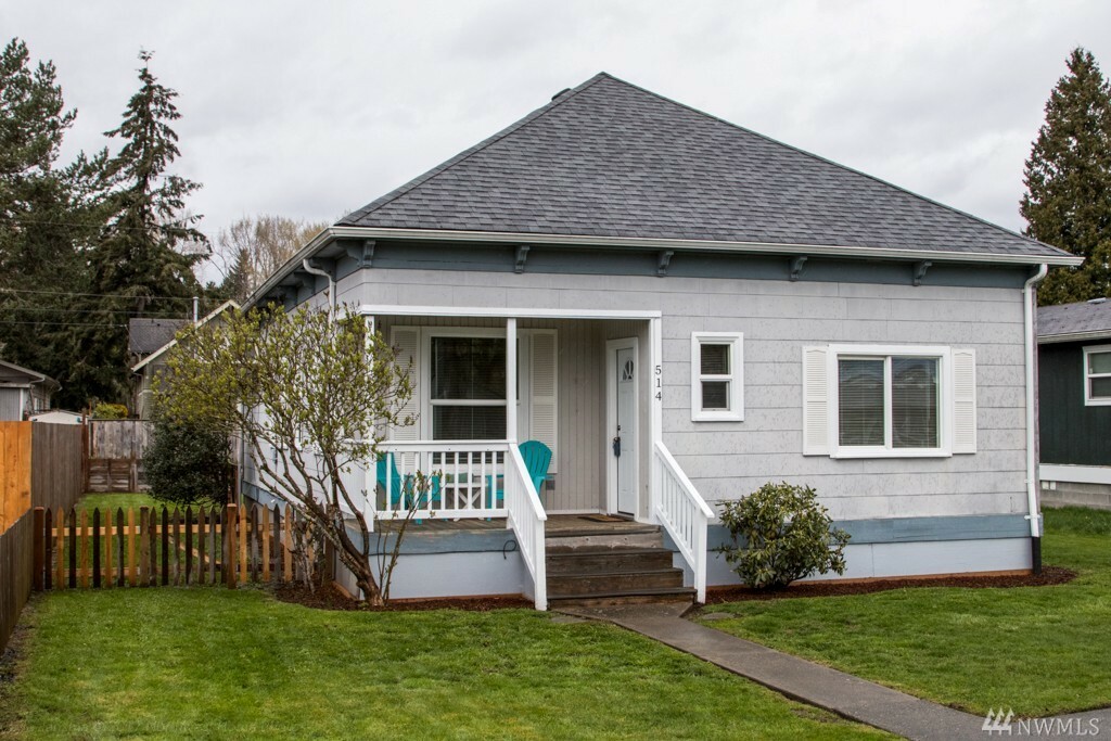 Property Photo:  514 D St  WA 98230 